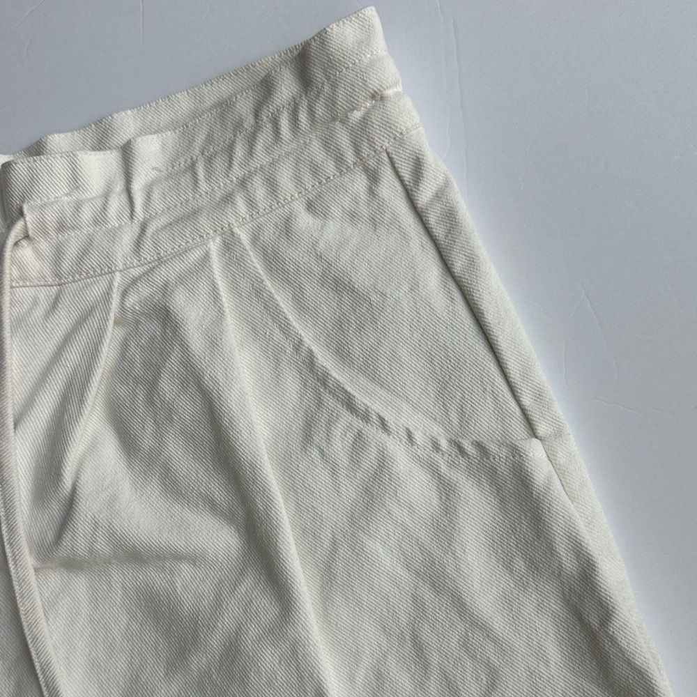 Forever 21 Women's Cream High-Waisted Shorts | Minimalist | Size Large - Picture 4 of 8